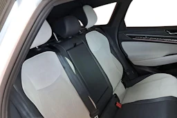 valkoinen Volkswagen ID.7 2025 kuva 8.