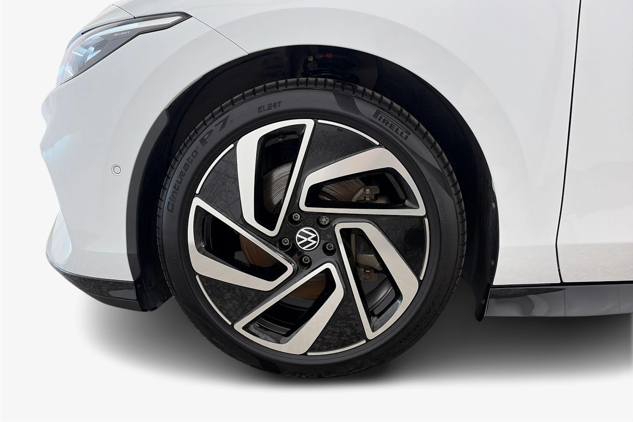 valkoinen Volkswagen ID.7 2025 kuva 9.