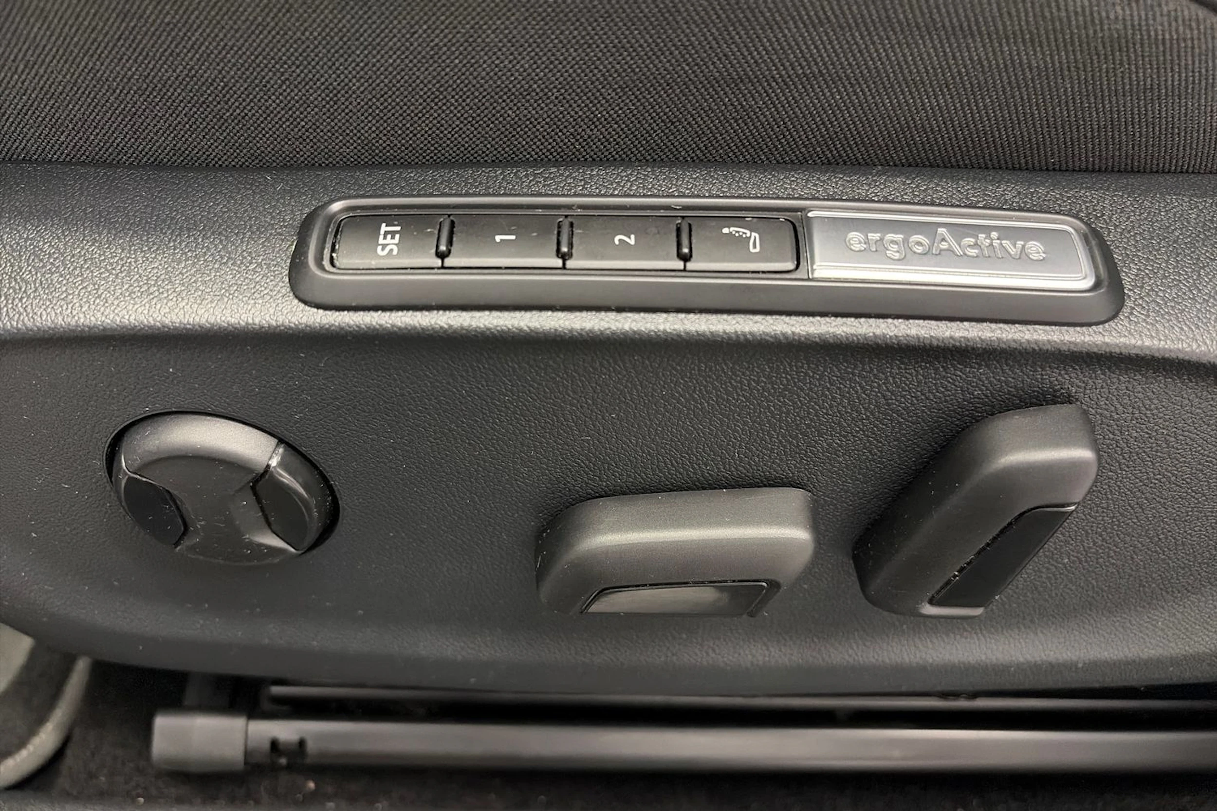 valkoinen Volkswagen ID.7 2025 kuva 15.