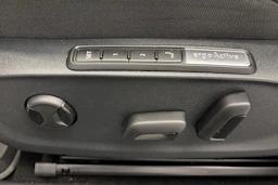 valkoinen Volkswagen ID.7 2025 kuva 15.