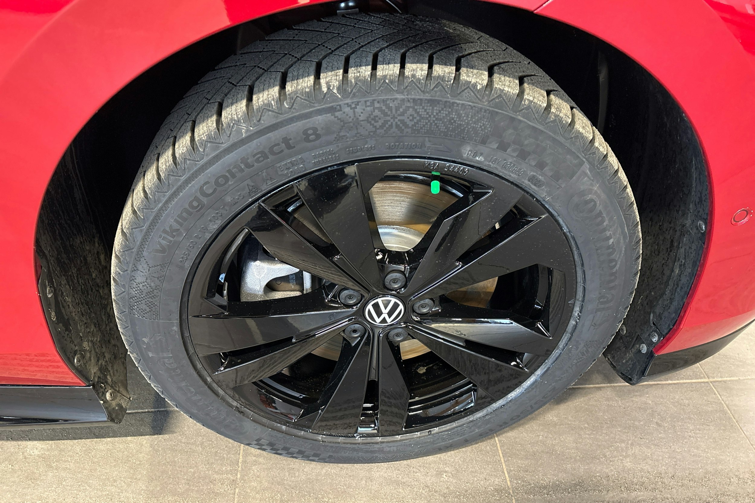 punainen Volkswagen ID.7 2025 kuva 9.