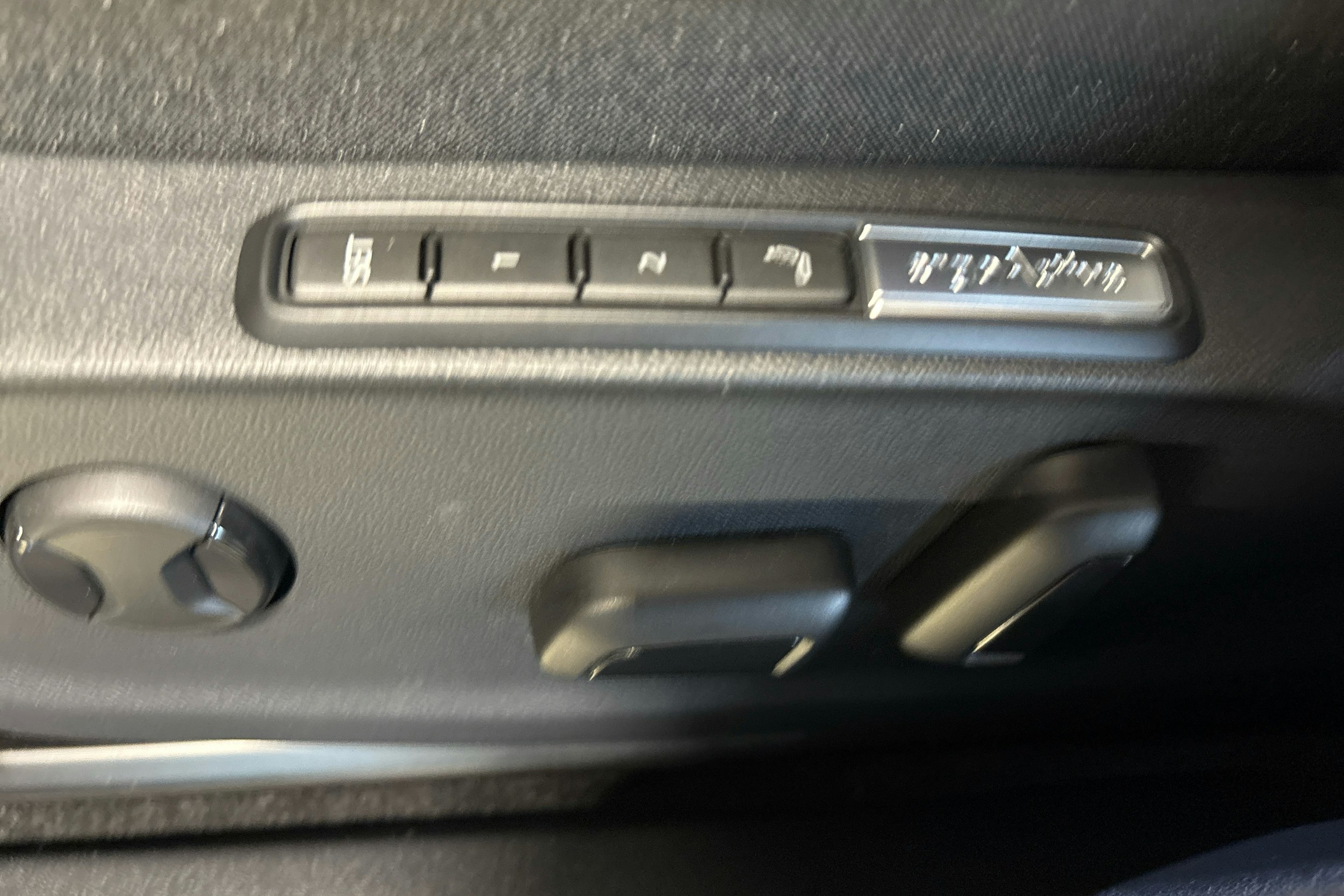 punainen Volkswagen ID.7 2025 kuva 12.