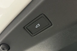 valkoinen Volkswagen ID.7 2025 kuva 16.