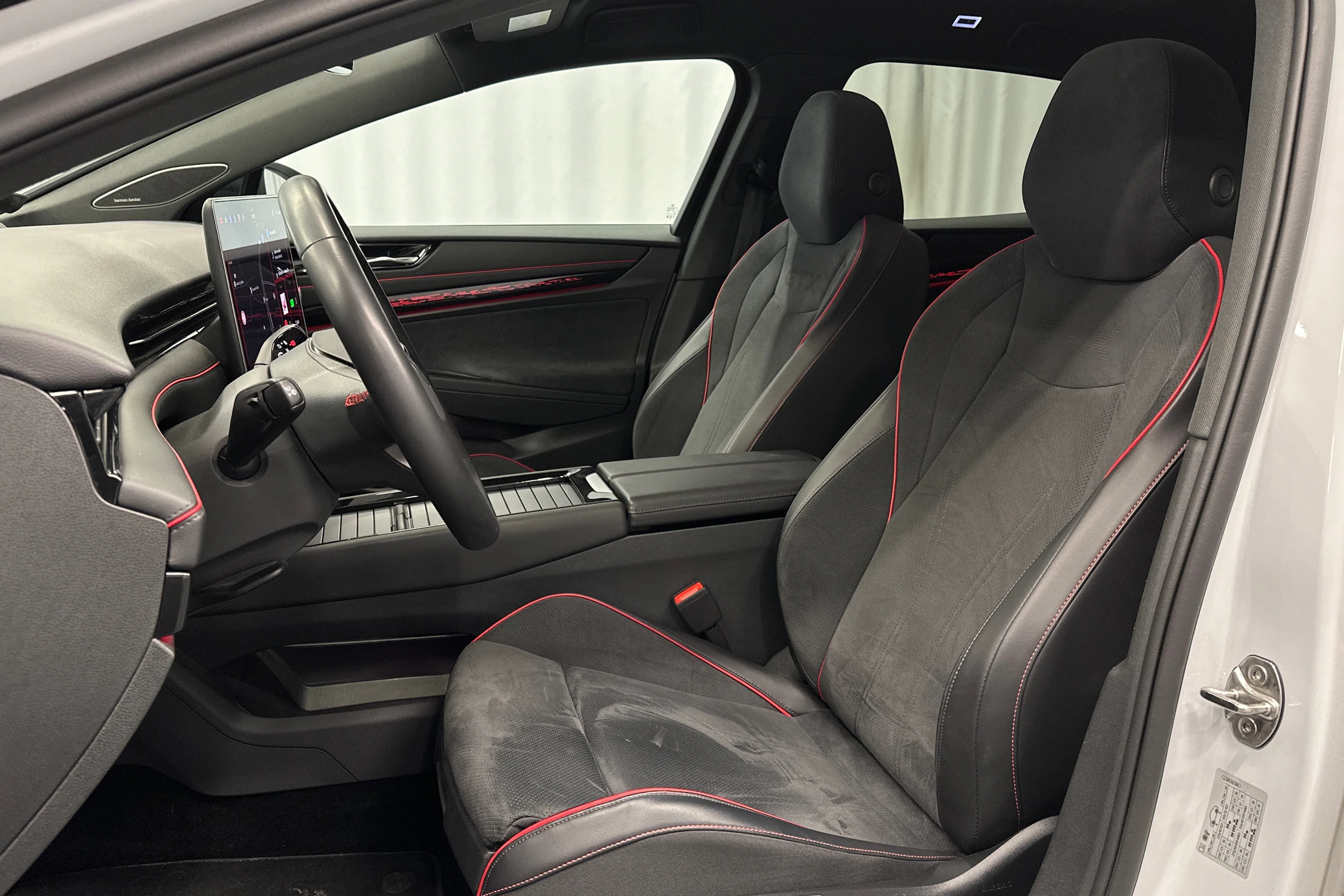 valkoinen Volkswagen ID.7 2025 kuva 19.