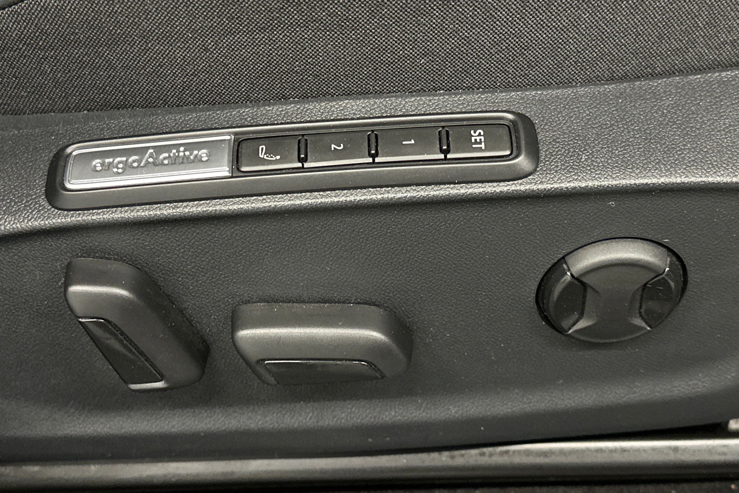 valkoinen Volkswagen ID.7 2025 kuva 21.