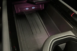 valkoinen Volkswagen ID.7 2025 kuva 37.