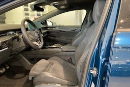 aquamarine blue meta Volkswagen ID.7 2025 kuva 9.