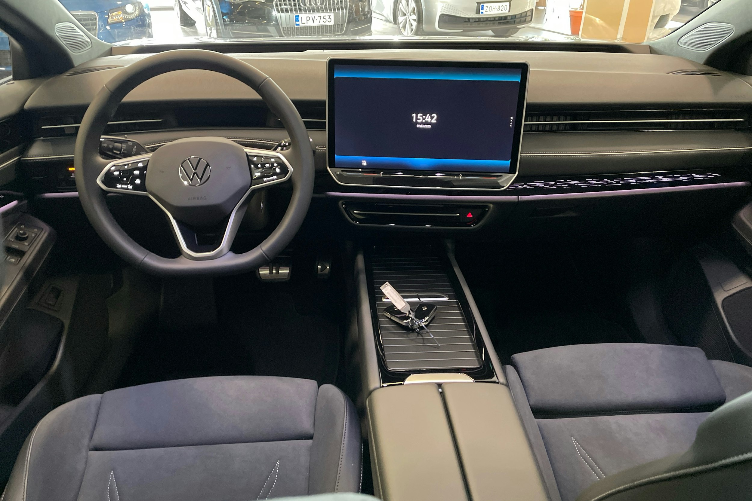 met. harmaa Volkswagen ID.7 2025 kuva 7.