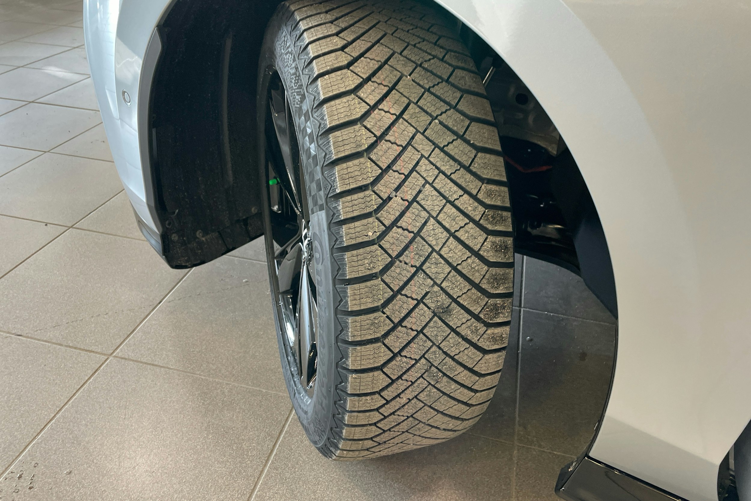 met. harmaa Volkswagen ID.7 2025 kuva 10.