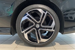 musta Volkswagen ID.7 2025 kuva 10.