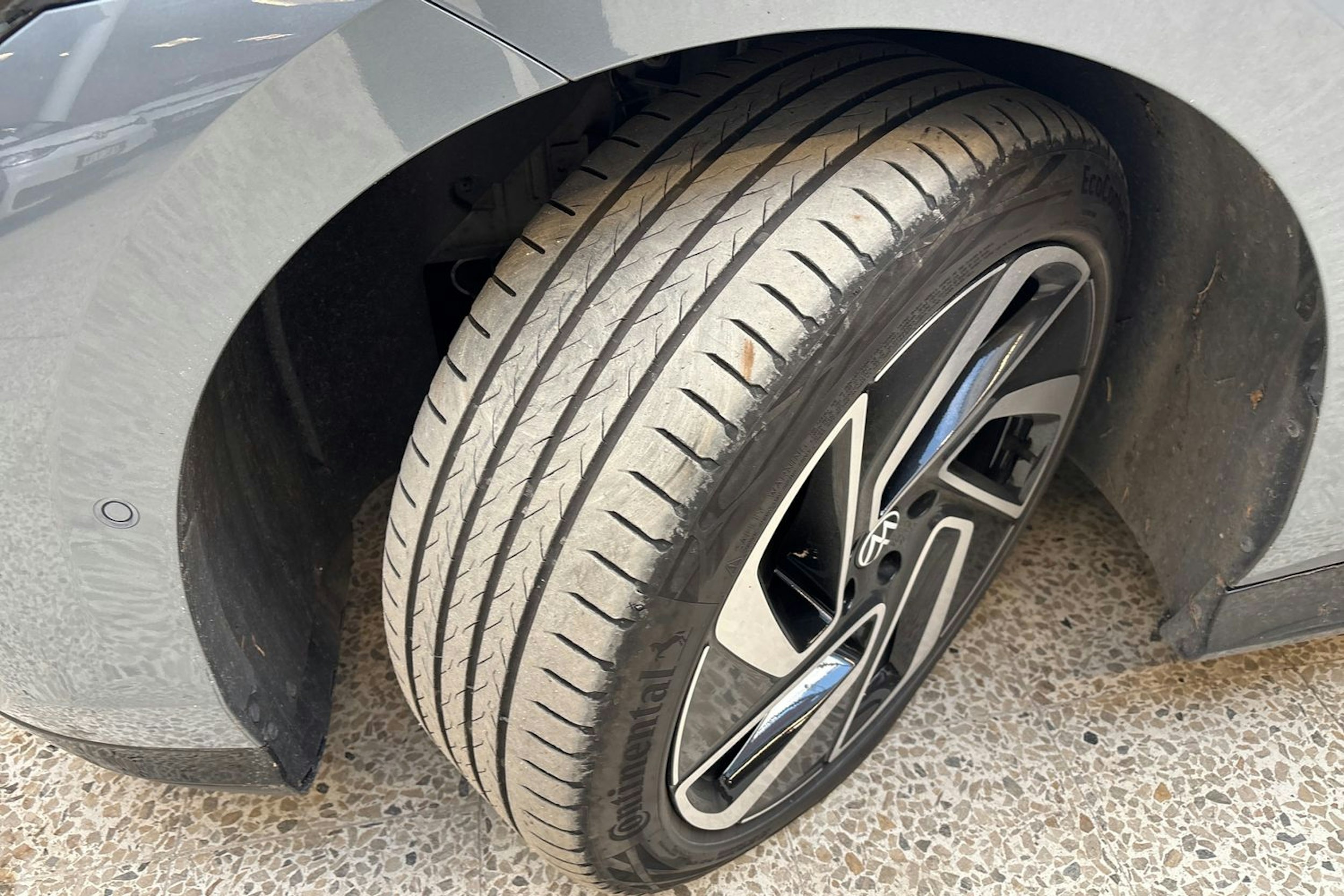 sininen Volkswagen ID.7 2025 kuva 10.