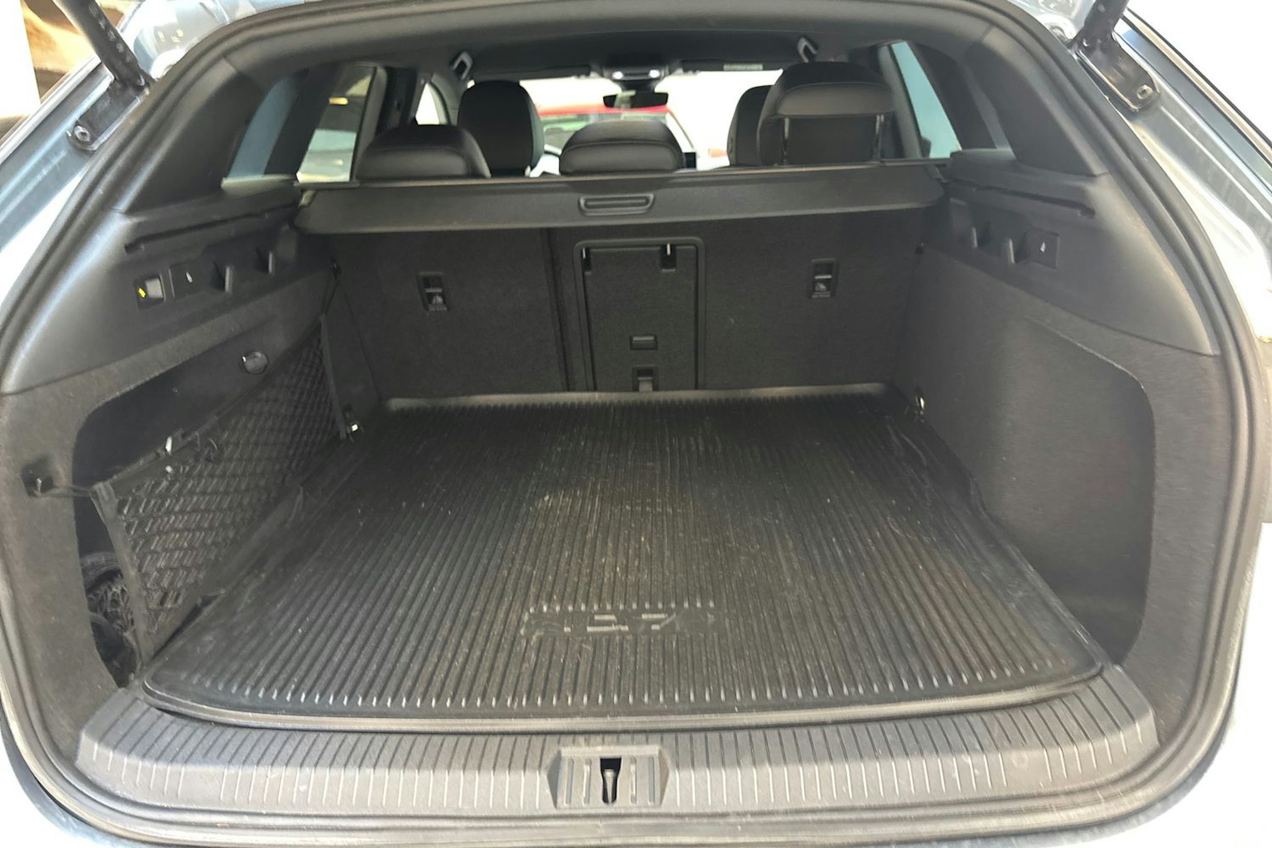 sininen Volkswagen ID.7 2025 kuva 11.