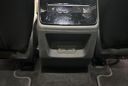 sininen Volkswagen ID.7 2025 kuva 16.