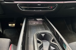 sininen Volkswagen ID.7 2025 kuva 29.