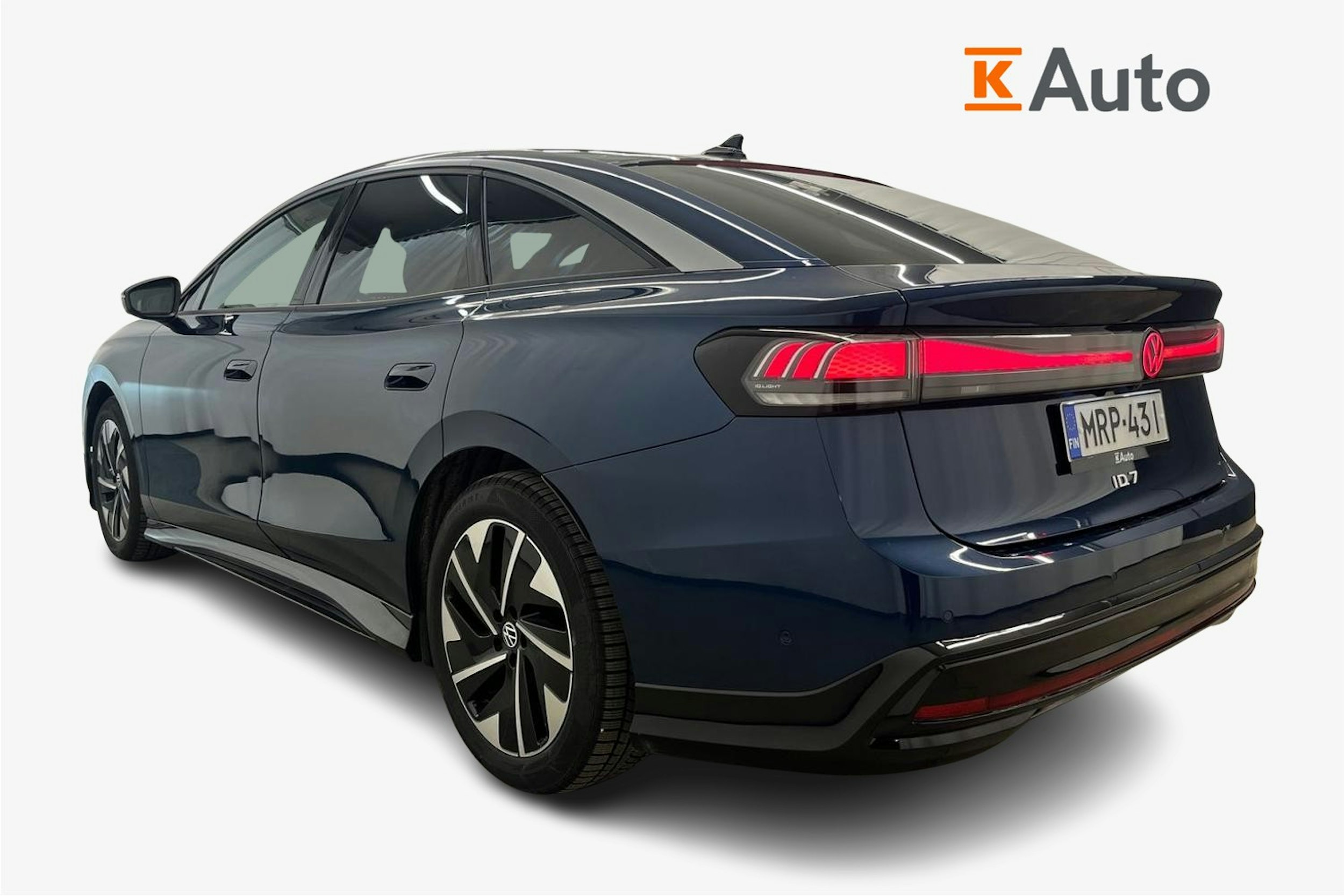 sininen Volkswagen ID.7 2025 kuva 2.