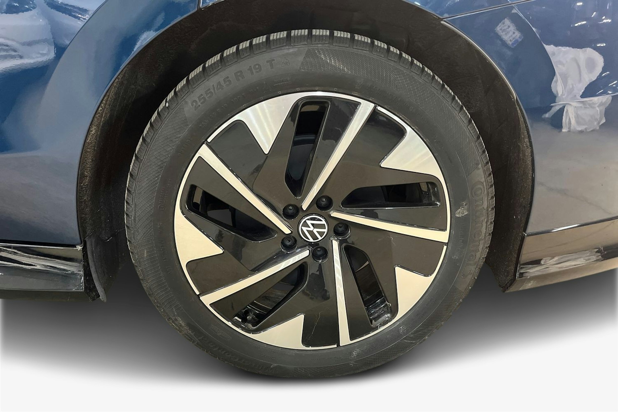 sininen Volkswagen ID.7 2025 kuva 11.