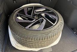 sininen Volkswagen ID.7 2025 kuva 13.