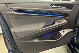 sininen Volkswagen ID.7 2025 kuva 14.