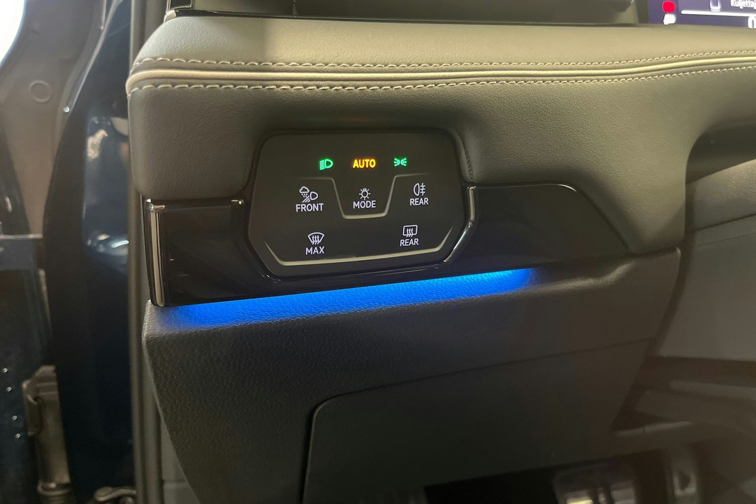 sininen Volkswagen ID.7 2025 kuva 17.