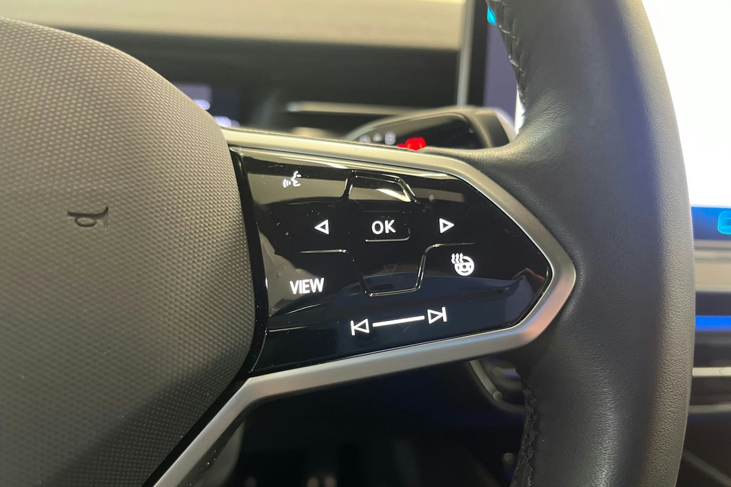 sininen Volkswagen ID.7 2025 kuva 19.