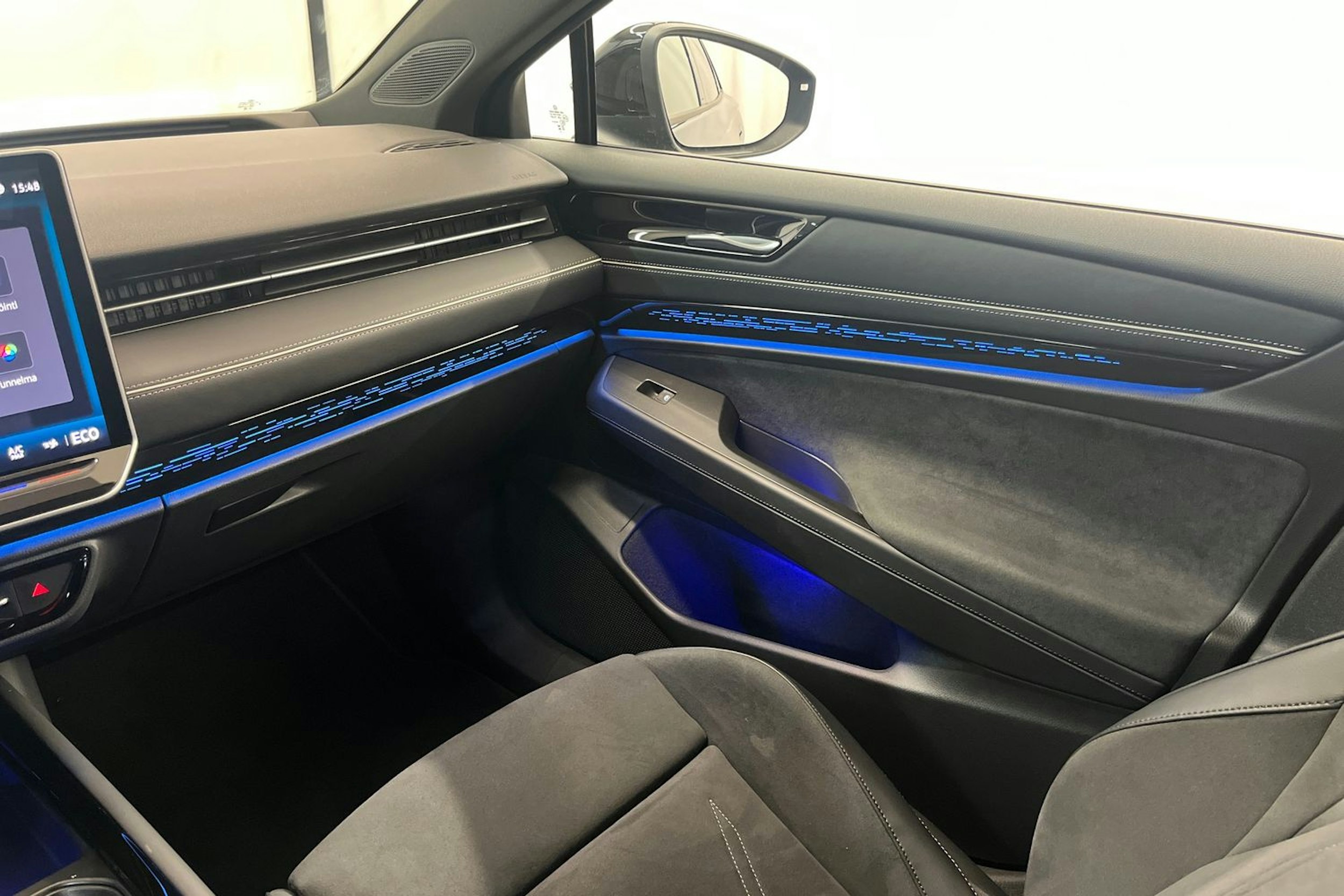 sininen Volkswagen ID.7 2025 kuva 23.