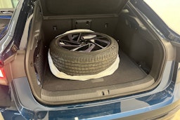 sininen Volkswagen ID.7 2025 kuva 26.