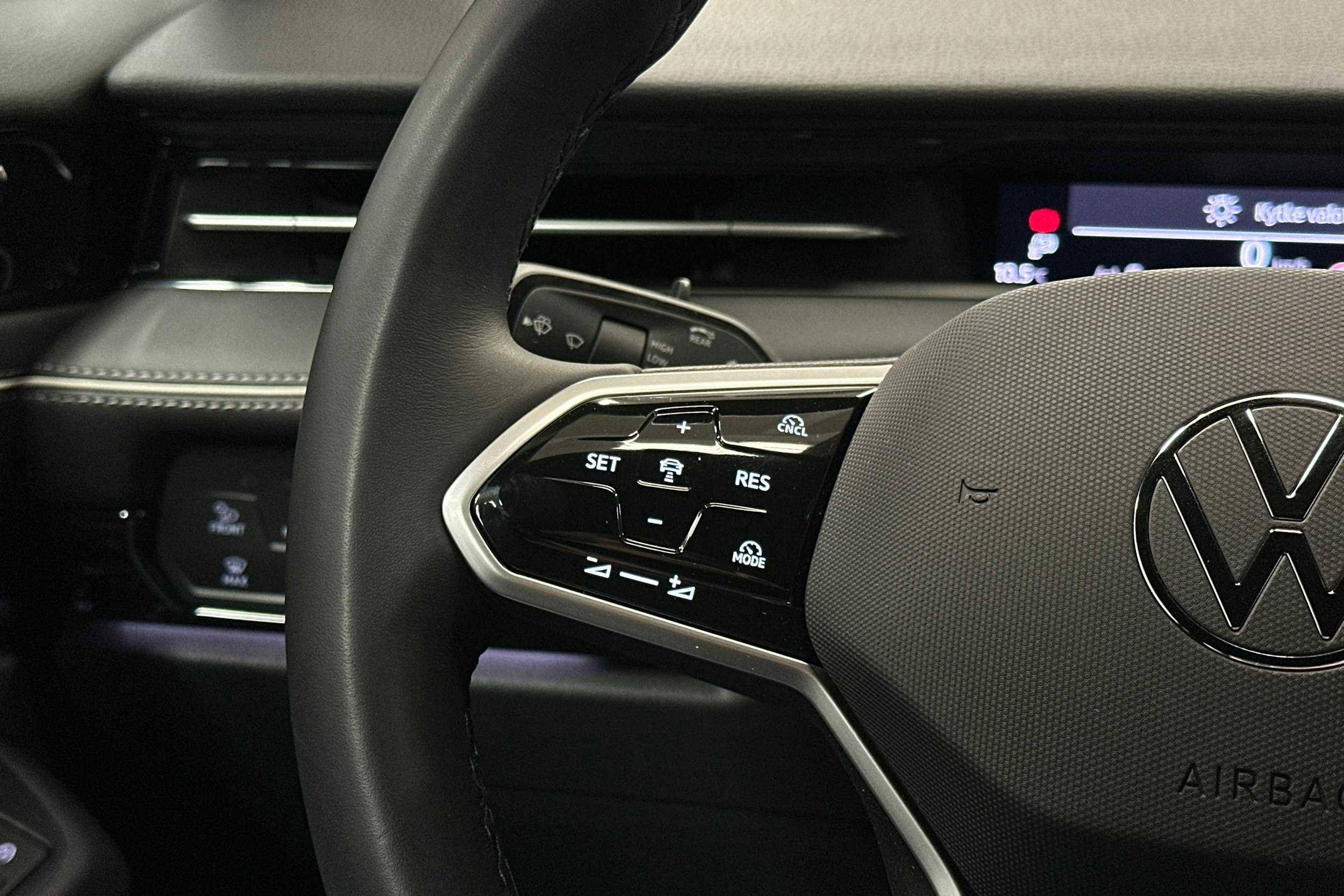 valkoinen Volkswagen ID.7 2025 kuva 22.