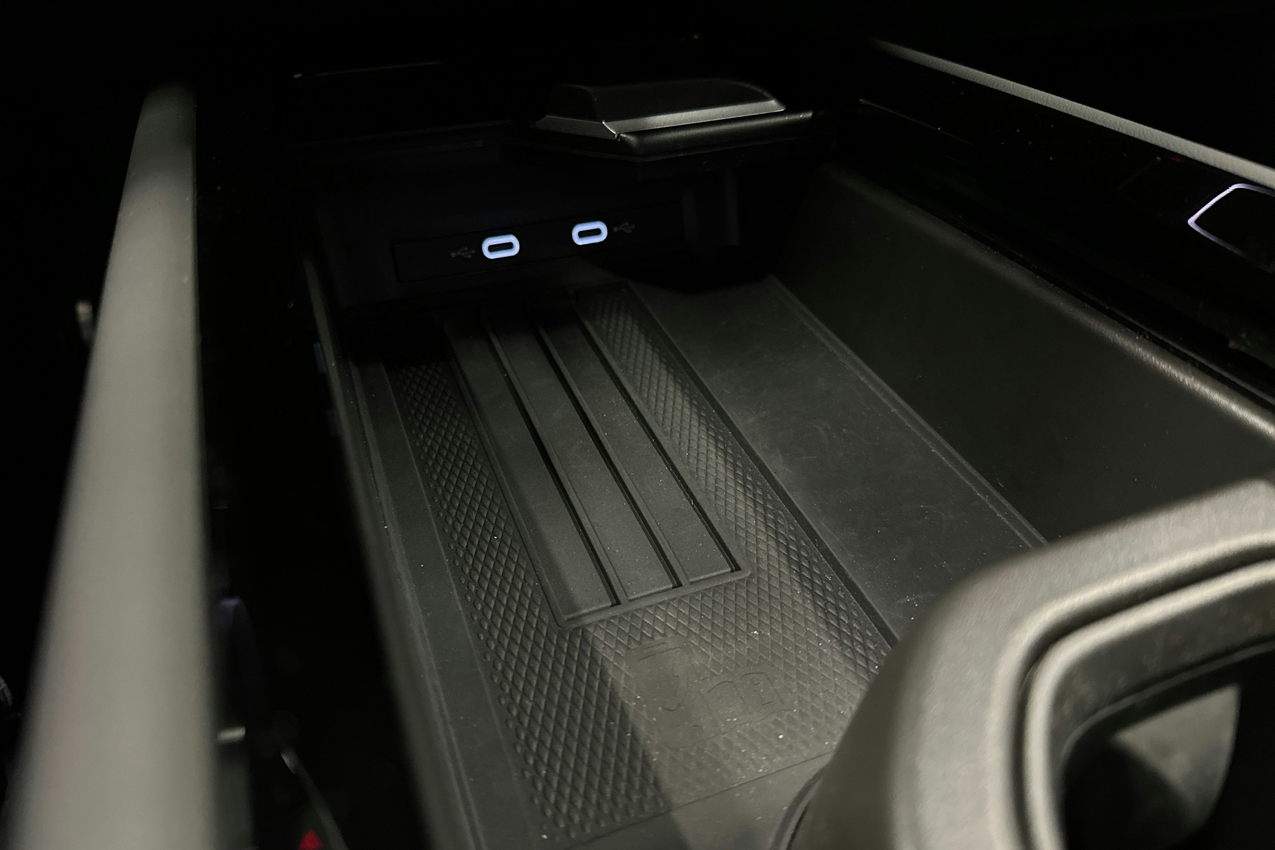 valkoinen Volkswagen ID.7 2025 kuva 34.