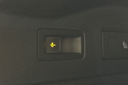 punainen Volkswagen ID.7 2025 kuva 16.