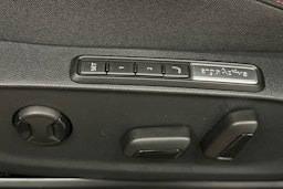 punainen Volkswagen ID.7 2025 kuva 19.