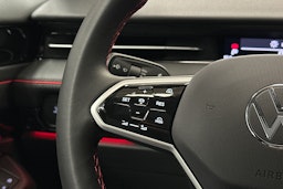 punainen Volkswagen ID.7 2025 kuva 22.