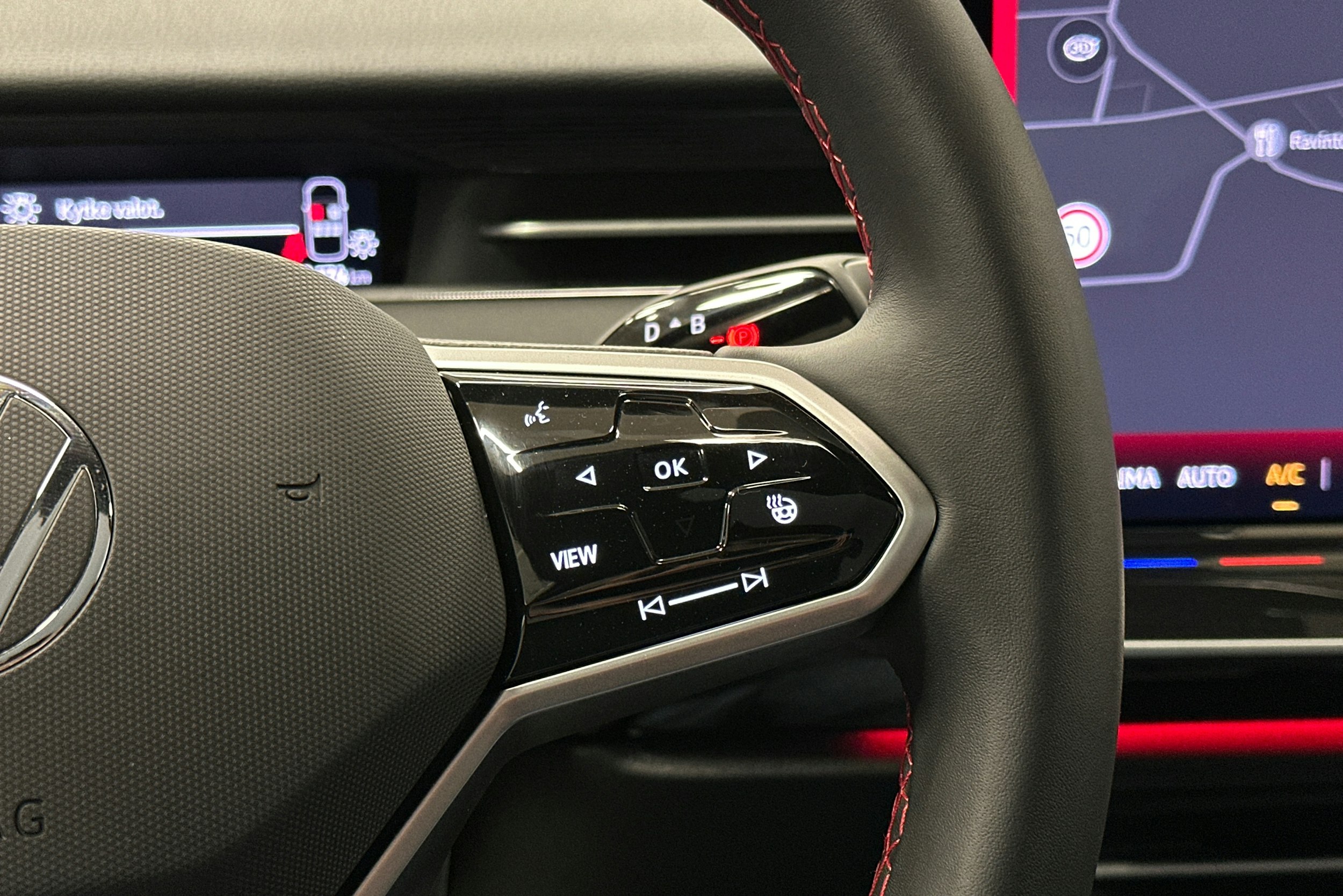 punainen Volkswagen ID.7 2025 kuva 23.