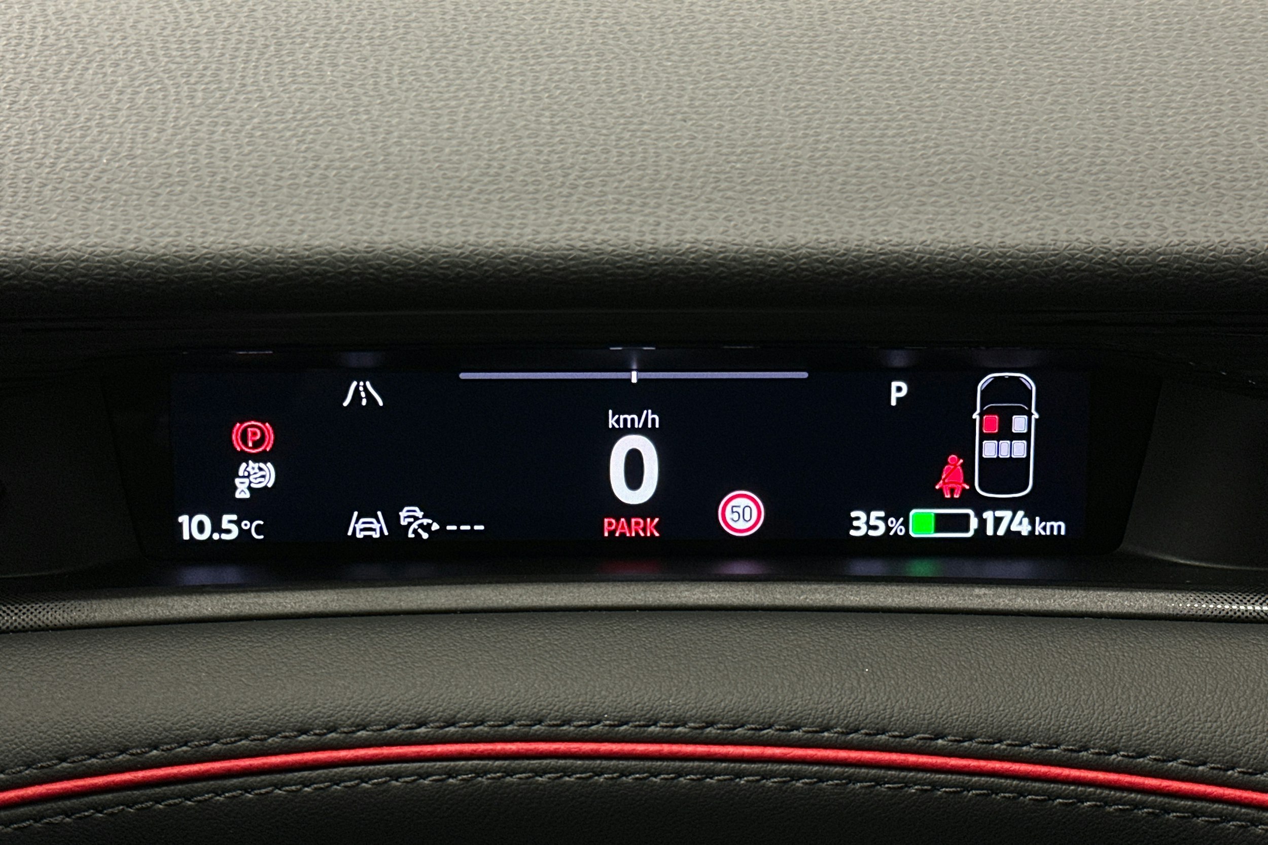 punainen Volkswagen ID.7 2025 kuva 24.