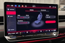 punainen Volkswagen ID.7 2025 kuva 34.