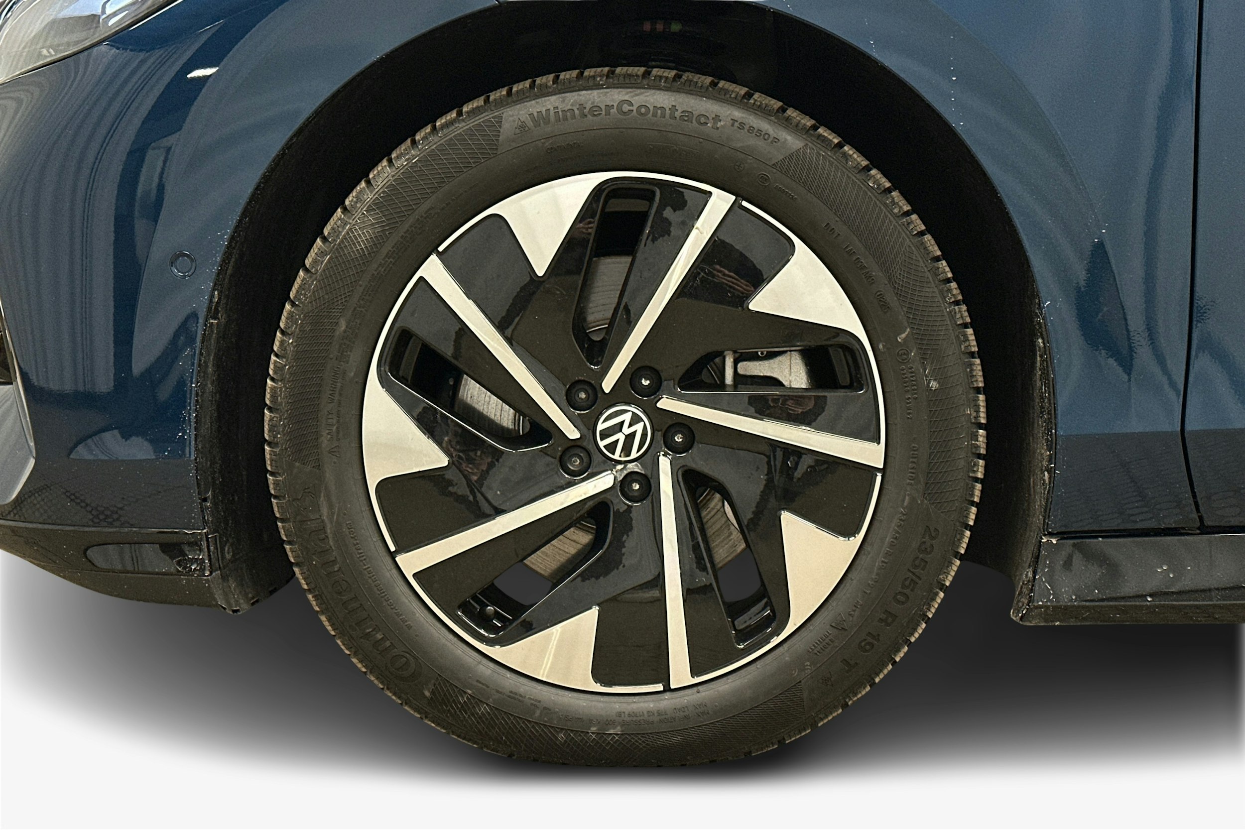 sininen Volkswagen ID.7 2025 kuva 11.