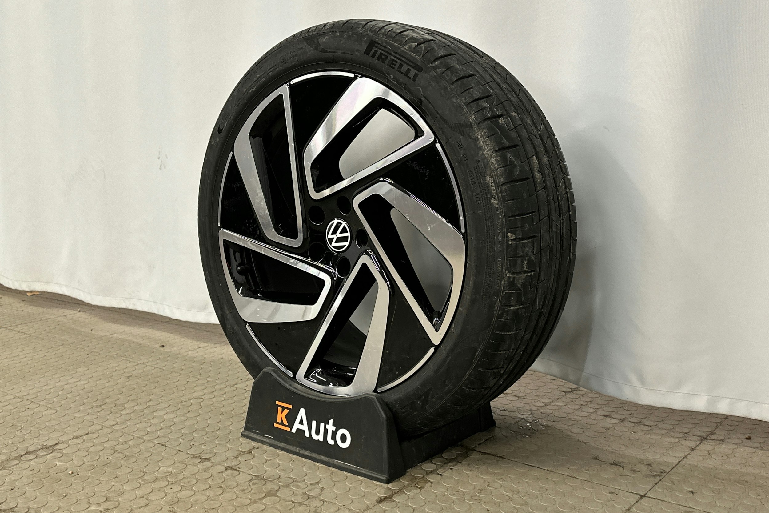 sininen Volkswagen ID.7 2025 kuva 13.