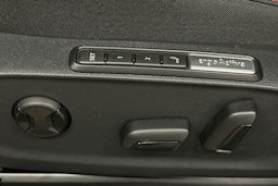 sininen Volkswagen ID.7 2025 kuva 19.