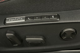 sininen Volkswagen ID.7 2025 kuva 20.