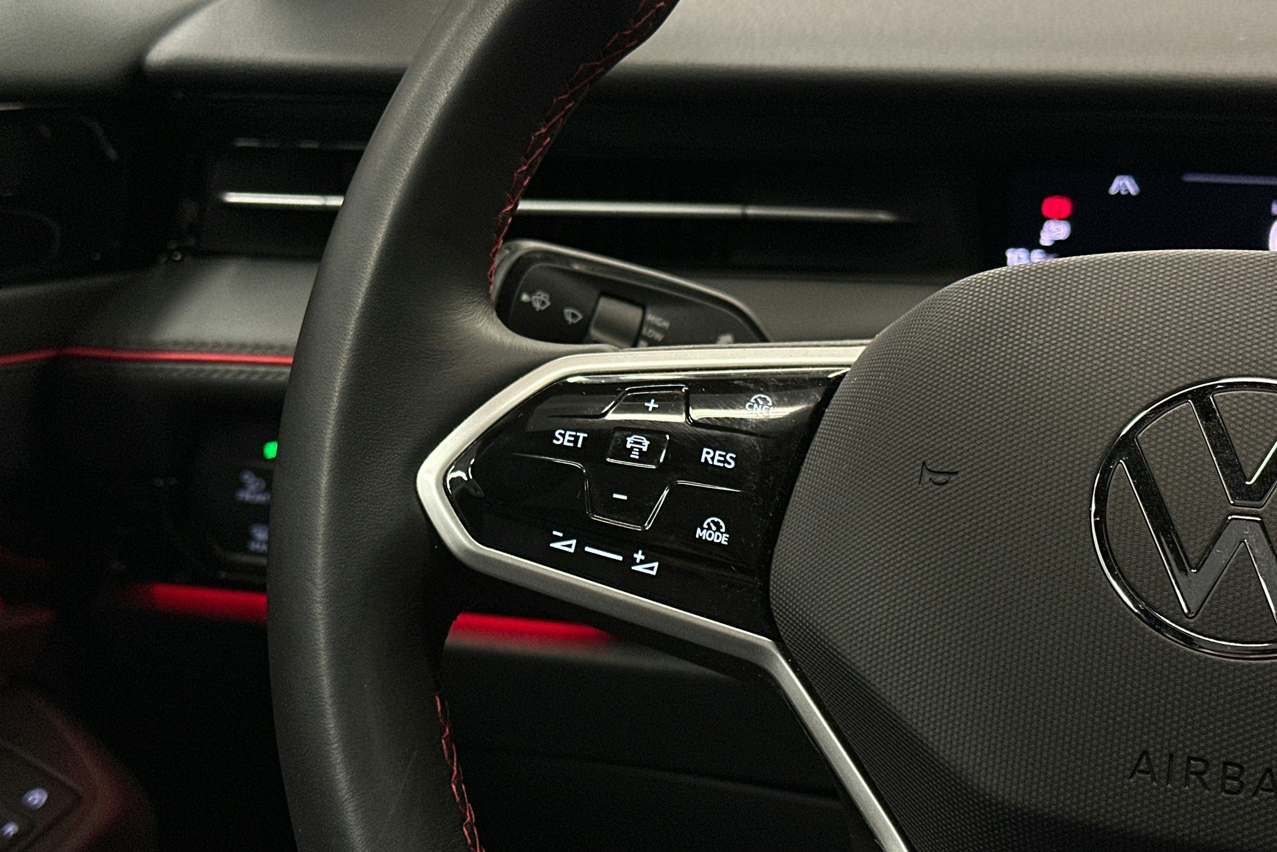 sininen Volkswagen ID.7 2025 kuva 22.