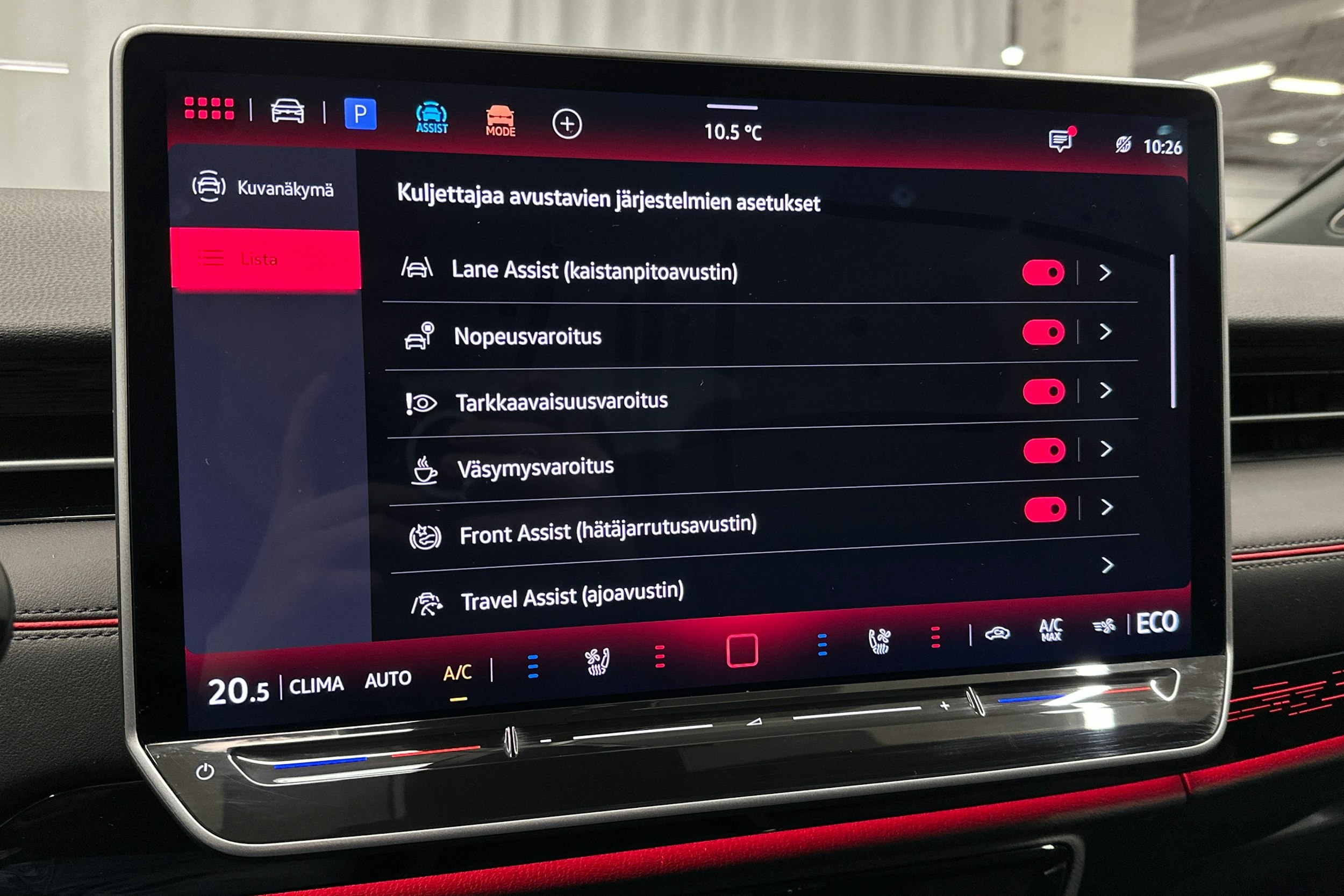 sininen Volkswagen ID.7 2025 kuva 30.