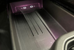 sininen Volkswagen ID.7 2025 kuva 36.