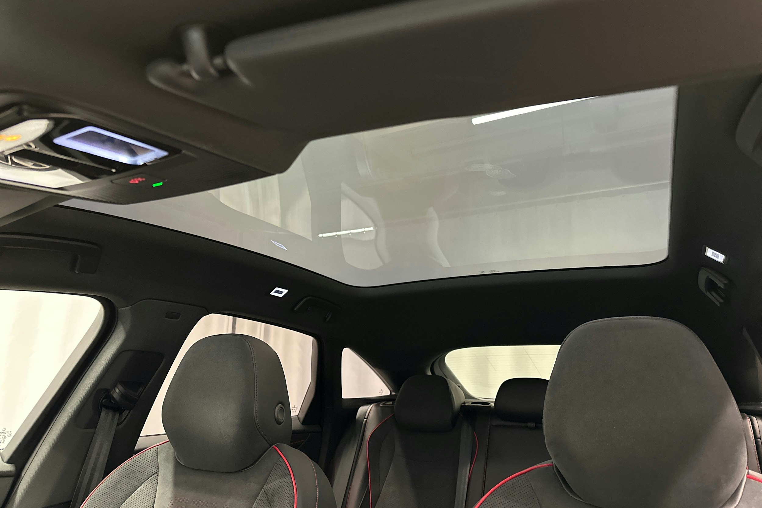 sininen Volkswagen ID.7 2025 kuva 39.