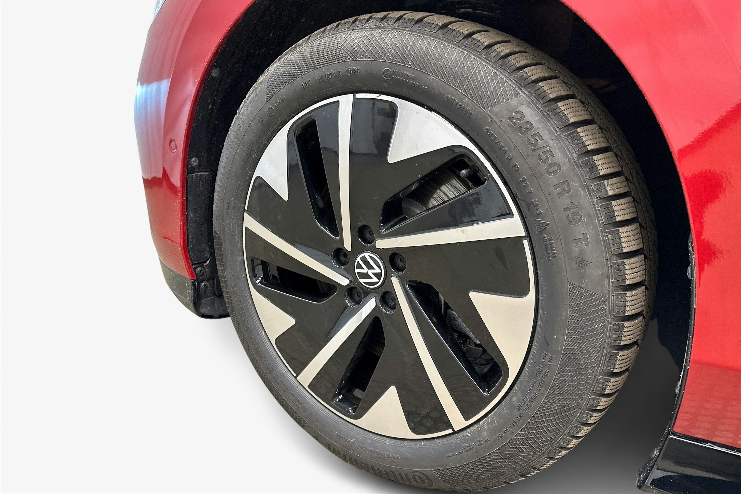 punainen Volkswagen ID.7 2025 kuva 11.