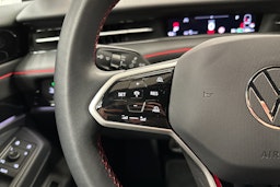 punainen Volkswagen ID.7 2025 kuva 14.