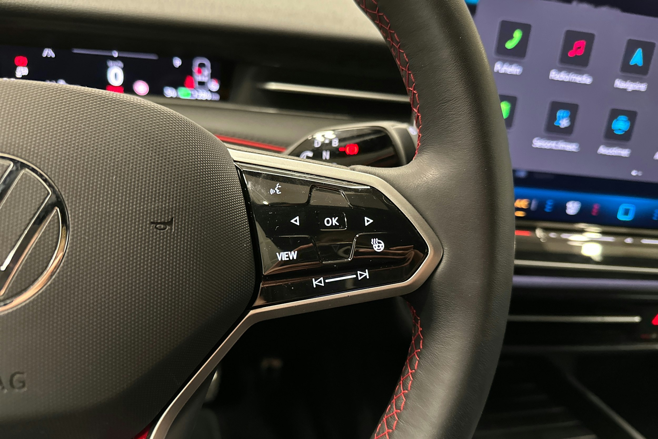 punainen Volkswagen ID.7 2025 kuva 15.