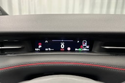 punainen Volkswagen ID.7 2025 kuva 16.