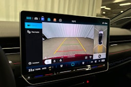 punainen Volkswagen ID.7 2025 kuva 19.