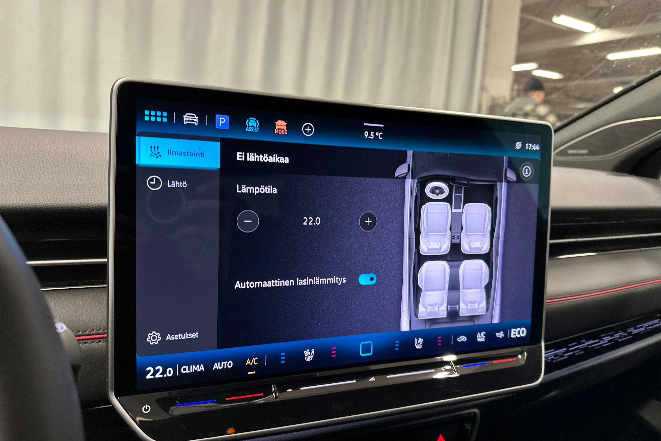 punainen Volkswagen ID.7 2025 kuva 23.