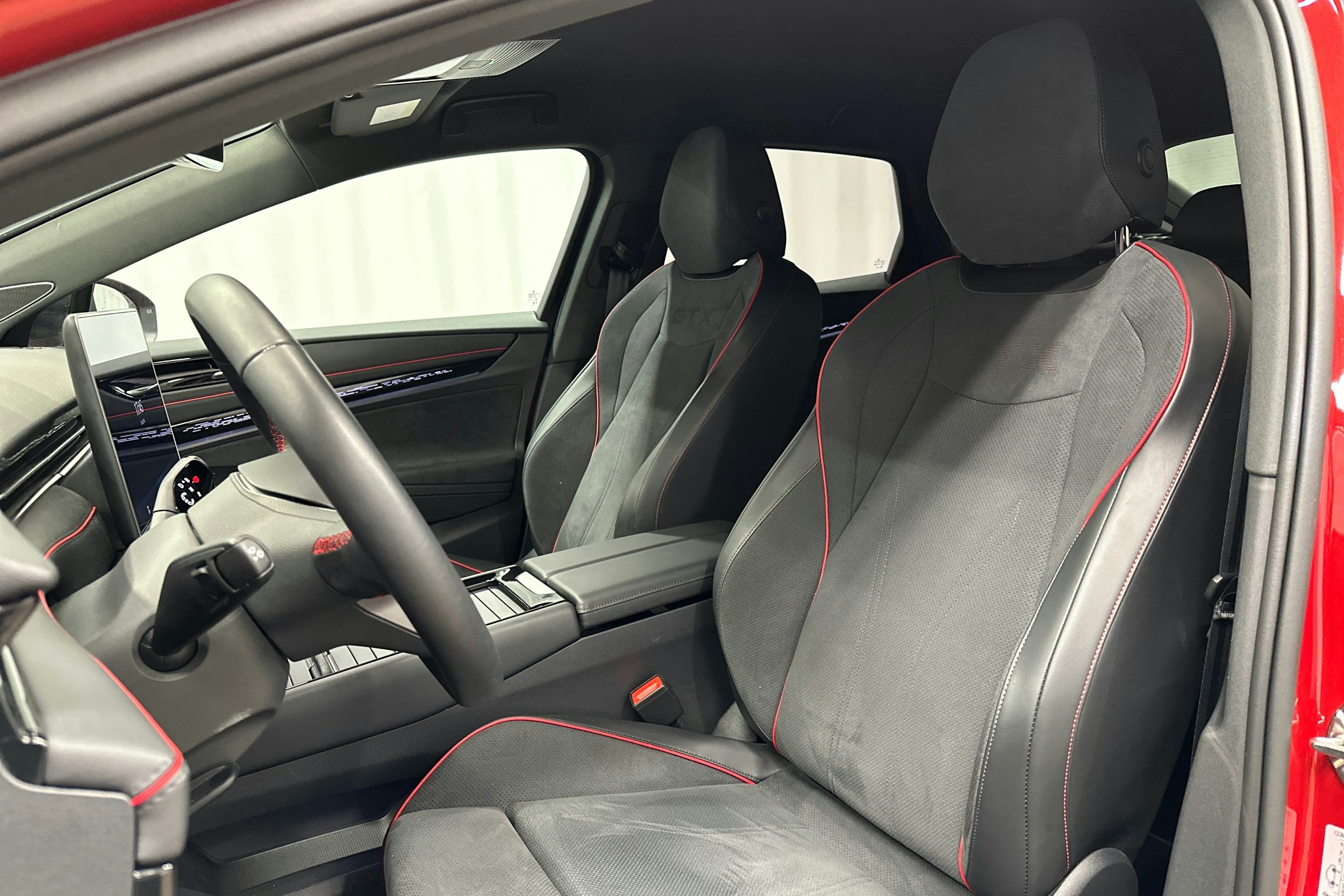 punainen Volkswagen ID.7 2025 kuva 29.