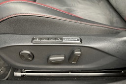 punainen Volkswagen ID.7 2025 kuva 30.